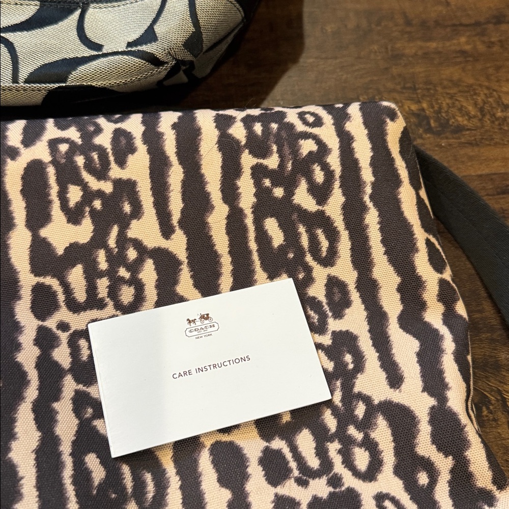 Coach blue black Wristlet and Patterned Umbrella NWT - Picture 14 of 15